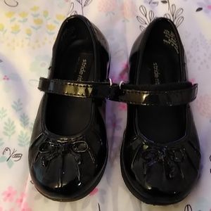 Toddler Stride Rite black flats 5 W